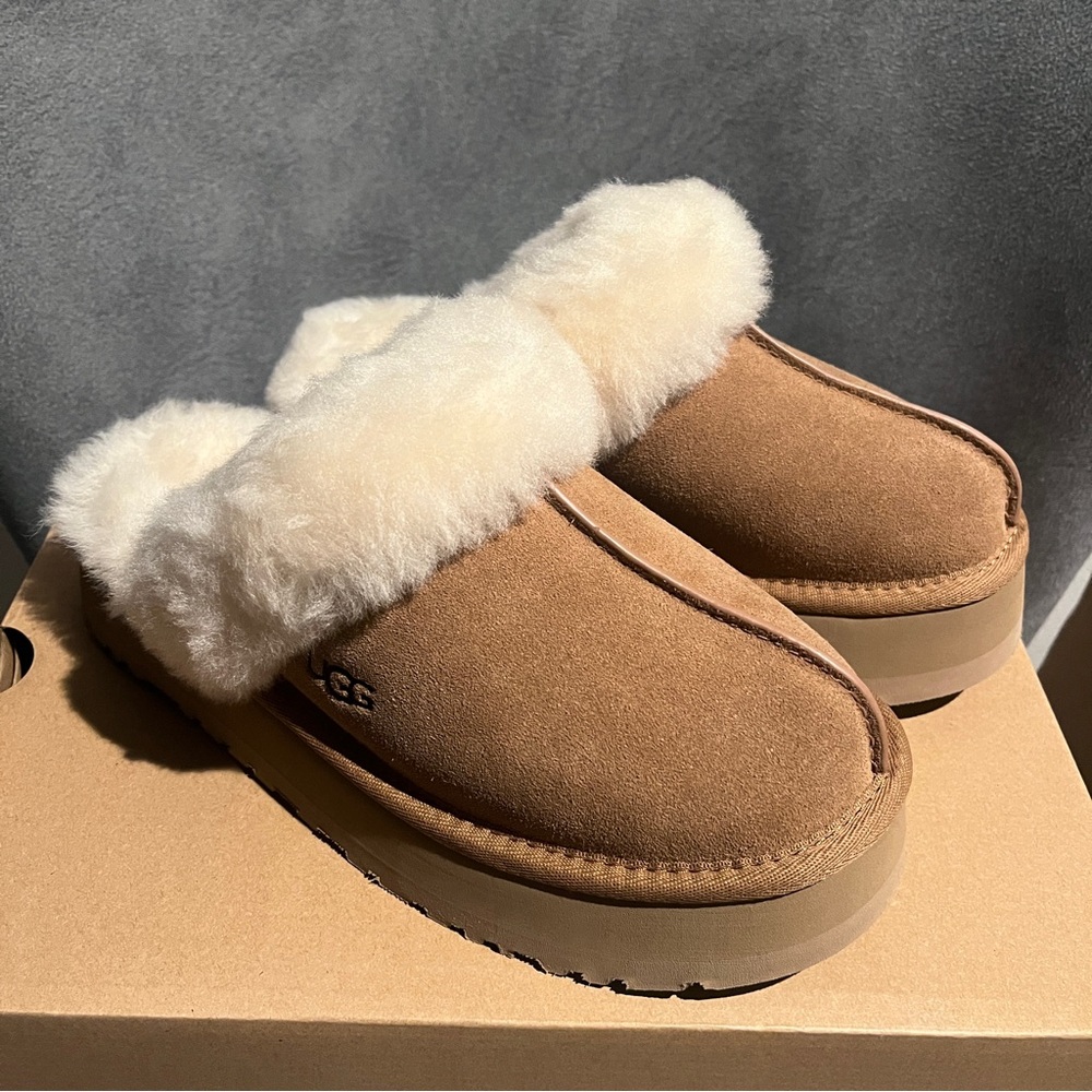 UGG Women’s Slippers Disquette Chestnut Size 7 US - Picture 2 of 14